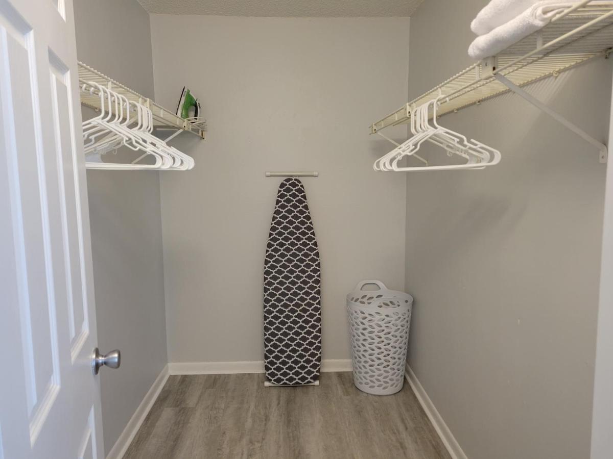 Beautiful Townhouse Easy Access To Everything. Клиъруотър Екстериор снимка