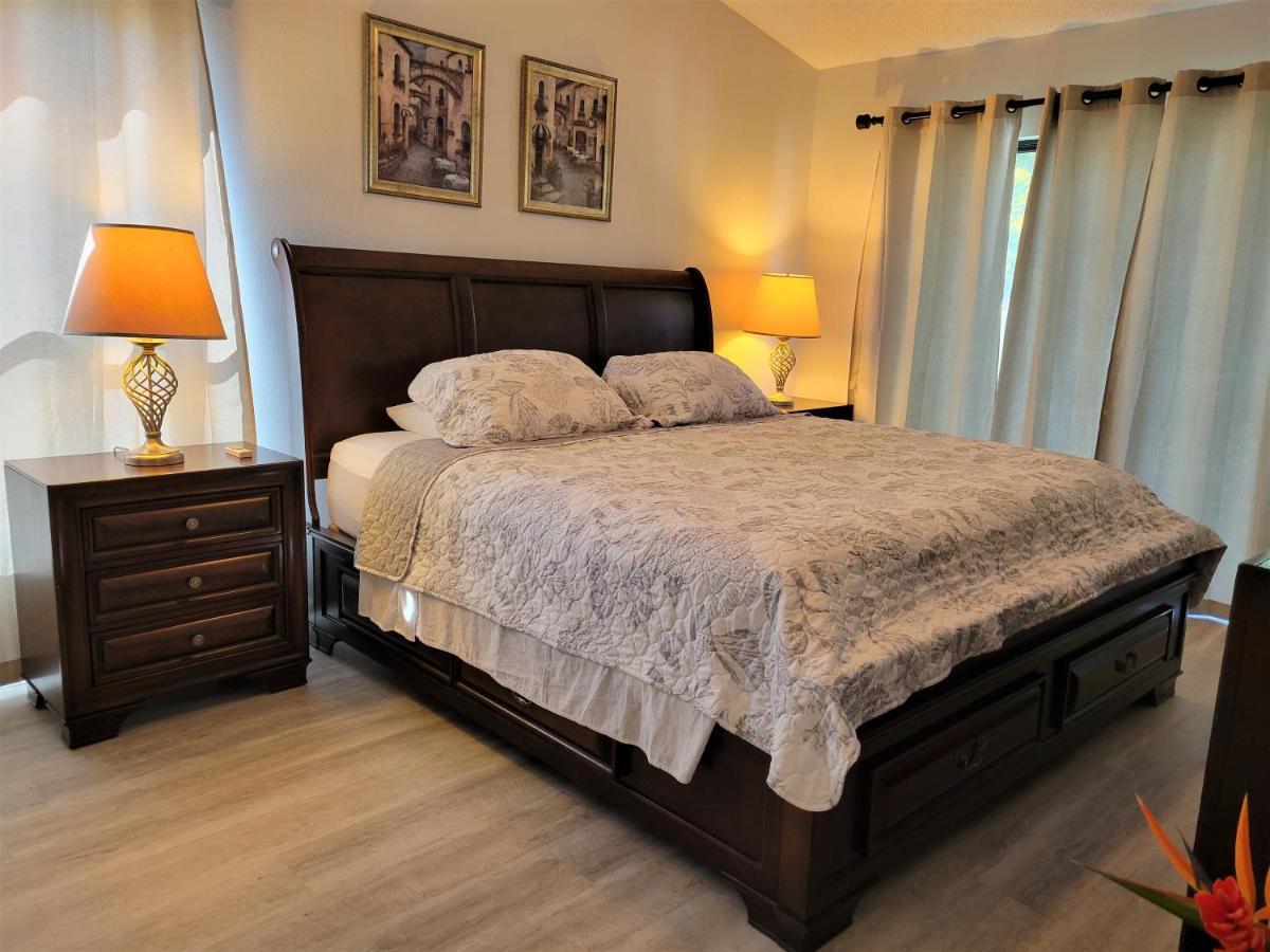 Beautiful Townhouse Easy Access To Everything. Клиъруотър Екстериор снимка