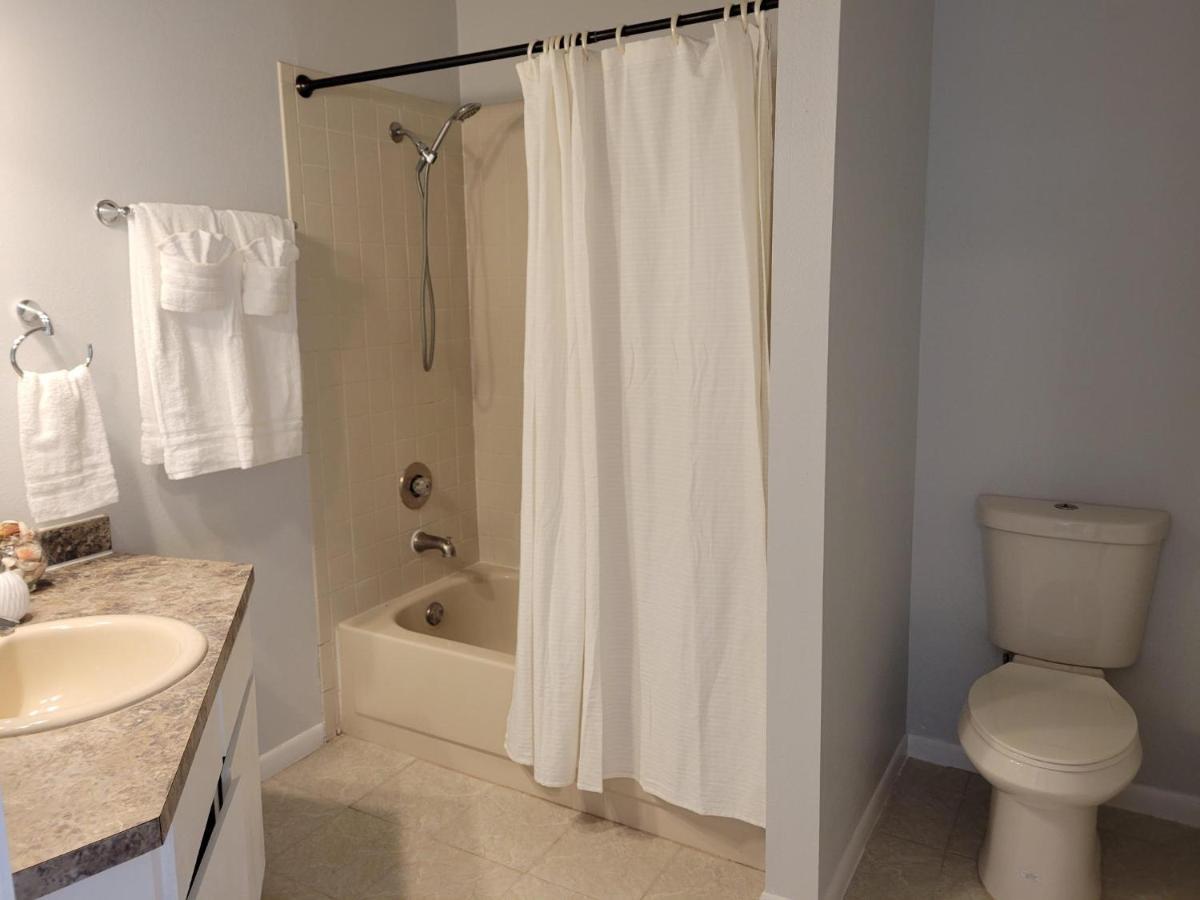 Beautiful Townhouse Easy Access To Everything. Клиъруотър Екстериор снимка