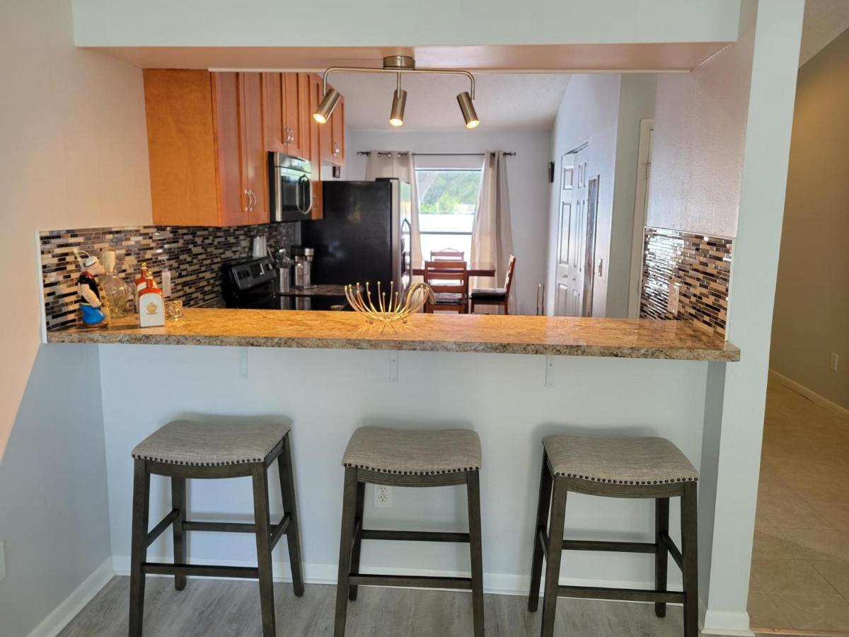 Beautiful Townhouse Easy Access To Everything. Клиъруотър Екстериор снимка